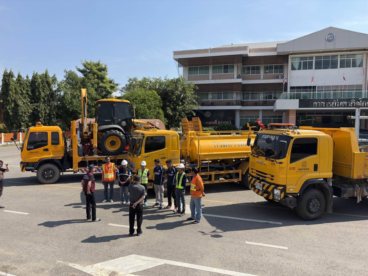 สำนักงานทางหลวงที่ 2 (แพร่) และแขวงทางหลวงในสังกัด ร่วมปฏิบัติภารกิจสนับสนุนและสมทบเพื่อฟื้นฟูพื้นที่ประสบอุทกภัยภาคใต้